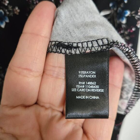 Torrid Floral Mini Jersey Wrap Dress Black Plus Size 2 - Picture 11 of 11